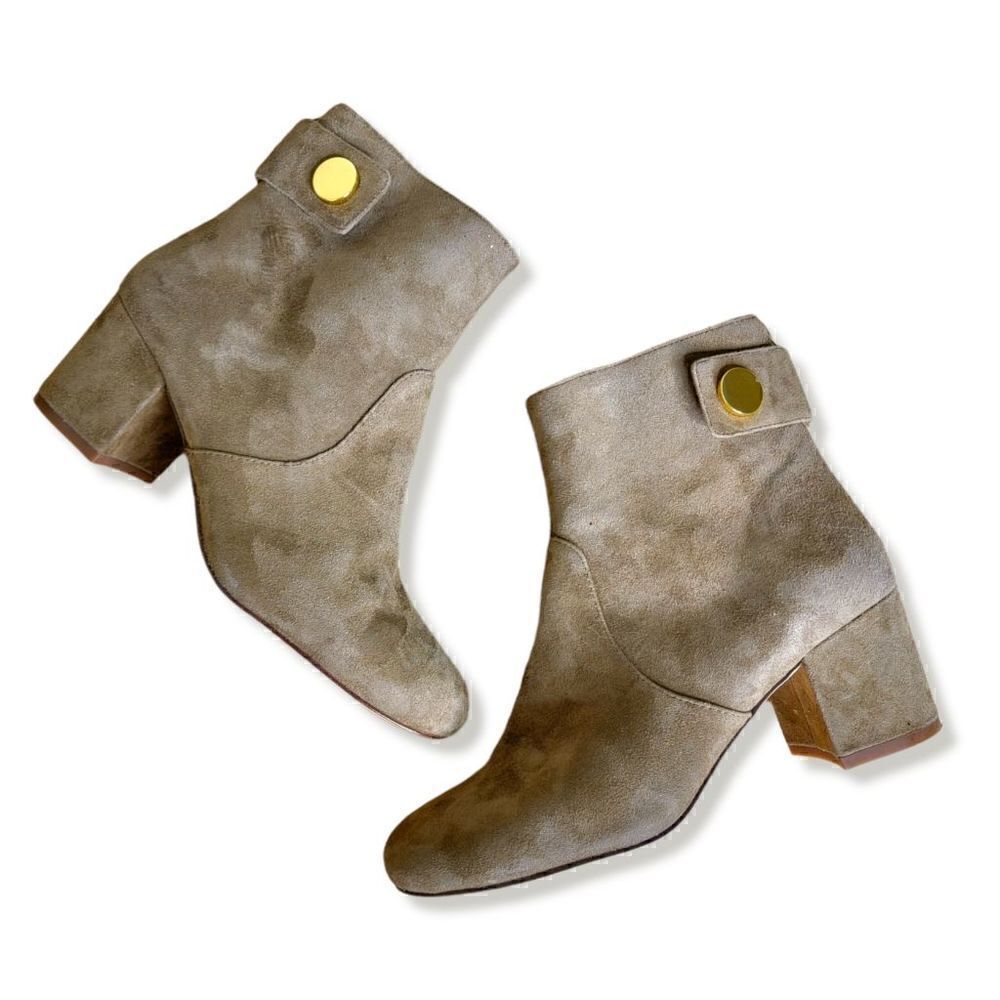 Nine West Quarryn Suede Zipper Back Snap Heeled Ankle Boots Tan Size 6.5